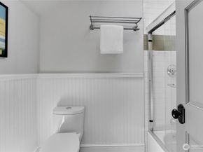 9510 9th Avenue NW, Seattle WA 98117