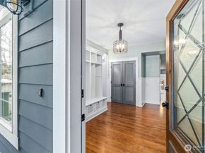 9510 9th Avenue NW, Seattle WA 98117