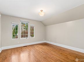 9510 9th Avenue NW, Seattle WA 98117