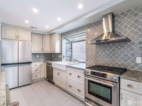 9510 9th Avenue NW, Seattle WA 98117