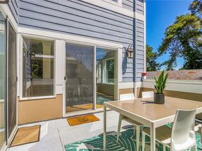 9510 9th Avenue NW, Seattle WA 98117