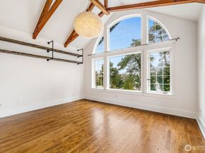 9510 9th Avenue NW, Seattle WA 98117