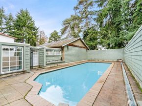 9510 9th Avenue NW, Seattle WA 98117