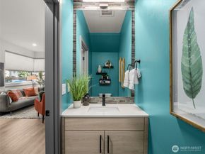 541 S Cloverdale St B, Seattle WA 98108