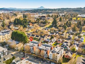 541 S Cloverdale St B, Seattle WA 98108