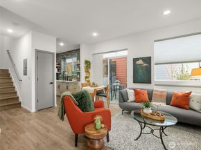 541 S Cloverdale St B, Seattle WA 98108