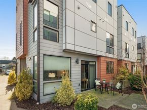 541 S Cloverdale St B, Seattle WA 98108