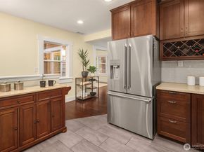 814 NW 75th Street, Seattle WA 98117