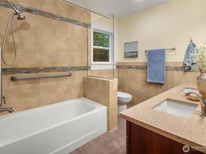 814 NW 75th Street, Seattle WA 98117