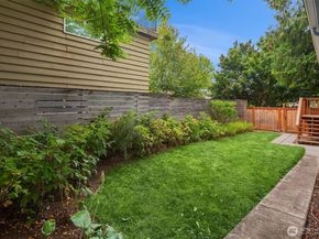 814 NW 75th Street, Seattle WA 98117