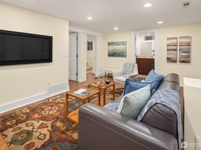 814 NW 75th Street, Seattle WA 98117