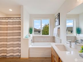 11517 Marino Avenue A, Everett WA 98204