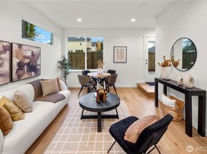 10043 8th Avenue NW B, Seattle WA 98177