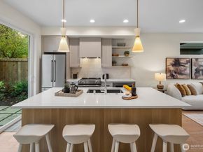 10043 8th Avenue NW B, Seattle WA 98177