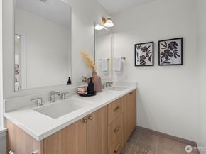 10043 8th Avenue NW B, Seattle WA 98177