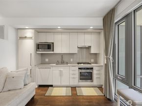 590 1st Avenue S 613, Seattle WA 98104