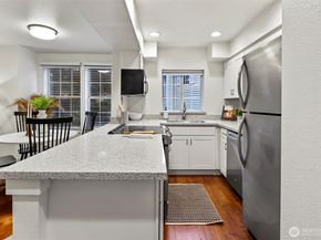 2740 118th Avenue SE 202, Bellevue WA 98005