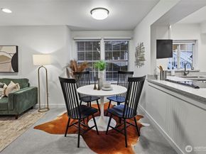 2740 118th Avenue SE 202, Bellevue WA 98005