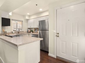 2740 118th Avenue SE 202, Bellevue WA 98005