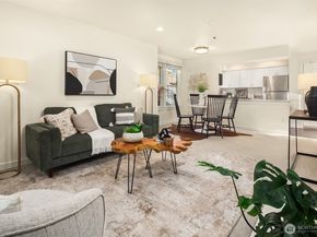 2740 118th Avenue SE 202, Bellevue WA 98005