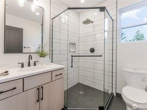 12226 NE 70th Street, Kirkland WA 98033