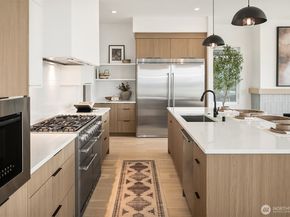 3428 13th Avenue W, Seattle WA 98119