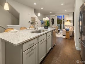 14685 35th Court NE, Lake Forest Park WA 98155