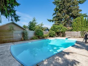 10045 9th Avenue SW, Seattle WA 98146