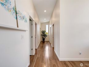 10045 9th Avenue SW, Seattle WA 98146