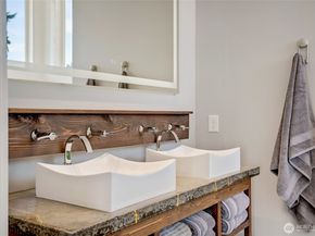 10045 9th Avenue SW, Seattle WA 98146