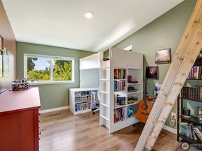 10045 9th Avenue SW, Seattle WA 98146