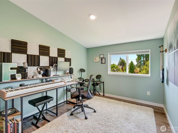 10045 9th Avenue SW, Seattle WA 98146