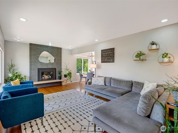 10045 9th Avenue SW, Seattle WA 98146