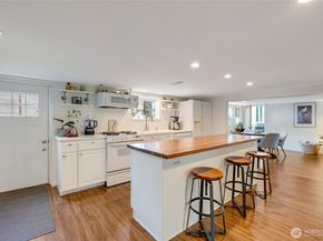 10045 9th Avenue SW, Seattle WA 98146