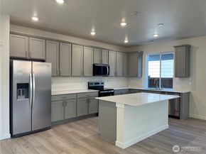 1936 NW Meadowview Drive 10, Poulsbo WA 98370