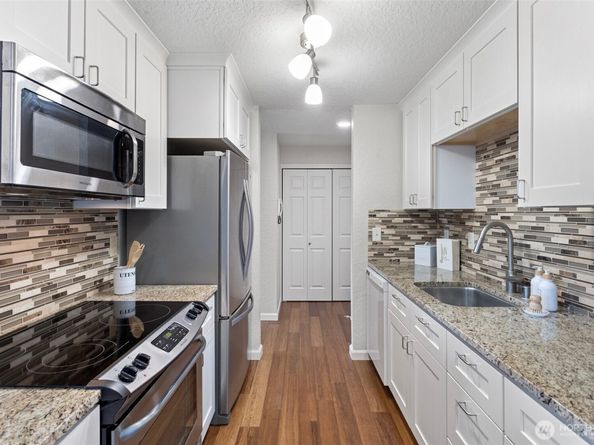 2625 13th Avenue W 302, Seattle WA 98119