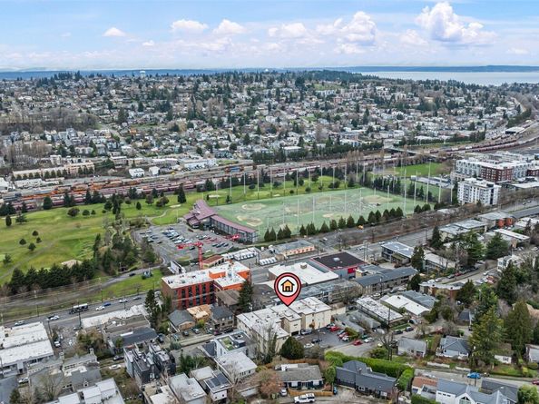 2625 13th Avenue W 302, Seattle WA 98119