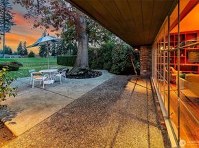 7503 Fairway Drive NE, Seattle WA 98115