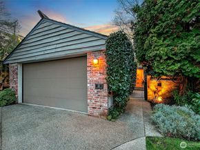 7503 Fairway Drive NE, Seattle WA 98115