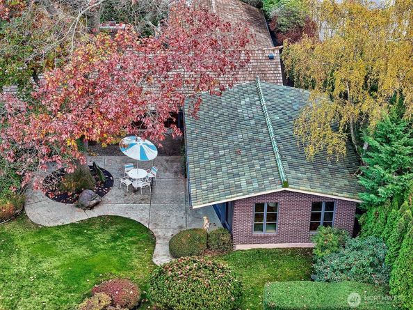 7503 Fairway Drive NE, Seattle WA 98115