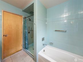 7503 Fairway Drive NE, Seattle WA 98115