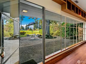 7503 Fairway Drive NE, Seattle WA 98115