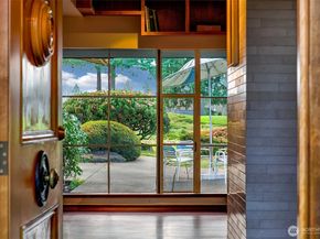 7503 Fairway Drive NE, Seattle WA 98115