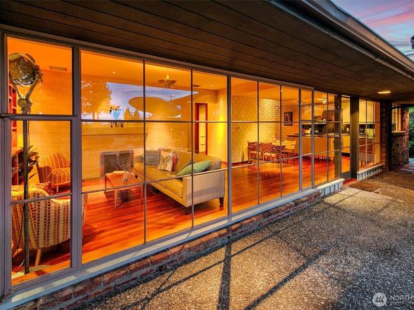 7503 Fairway Drive NE, Seattle WA 98115