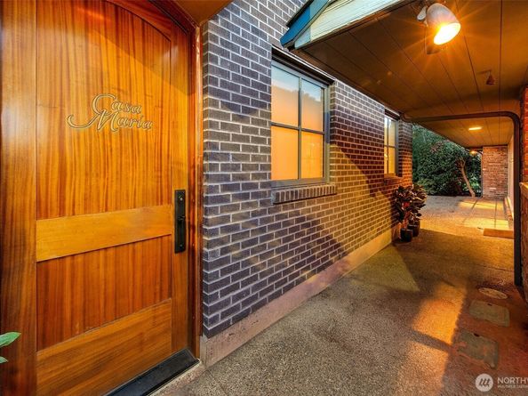 7503 Fairway Drive NE, Seattle WA 98115