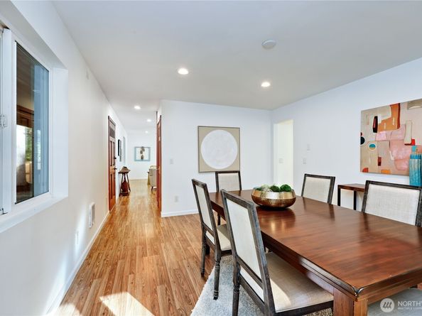 8128 High School Loop NE, Bainbridge Island WA 98110