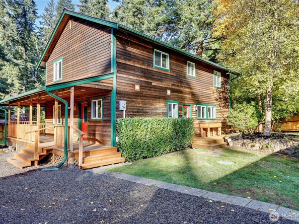 8128 High School Loop NE, Bainbridge Island WA 98110