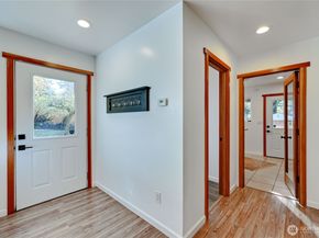 8128 High School Loop NE, Bainbridge Island WA 98110