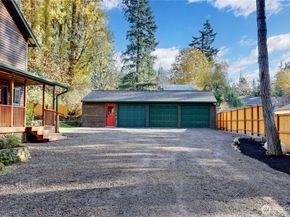 8128 High School Loop NE, Bainbridge Island WA 98110