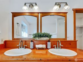 8128 High School Loop NE, Bainbridge Island WA 98110